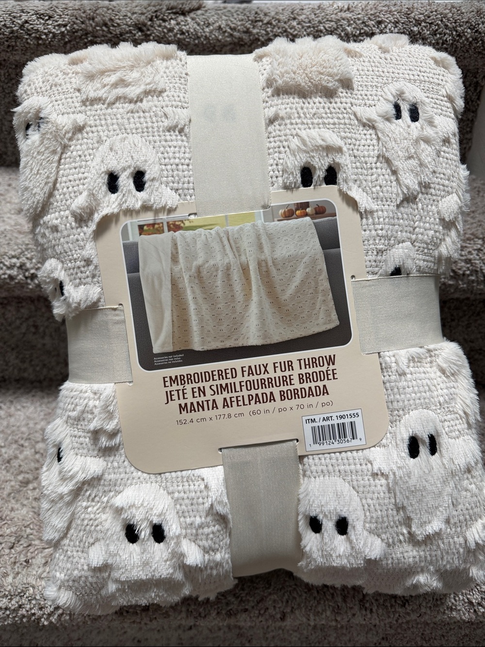 VIRAL 👻 Faux Fur Ghost Blanket